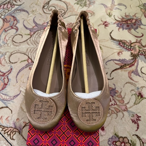 NWT MINNIE TRAVEL BALLET WITH PAVE LOGO - Picture 1 of 6